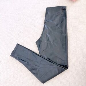 Aqua Bloomingdale’s Faux Leather Leggings Medium Black